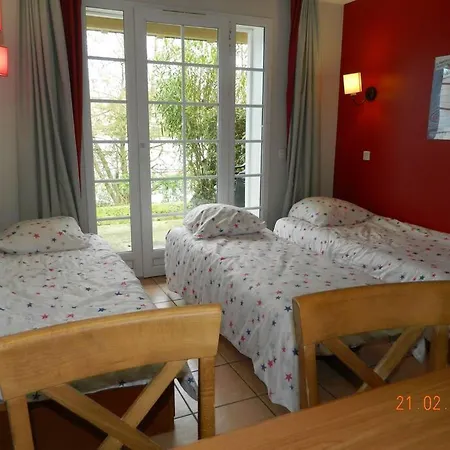 Maisonnette Au Bord Du Lac *