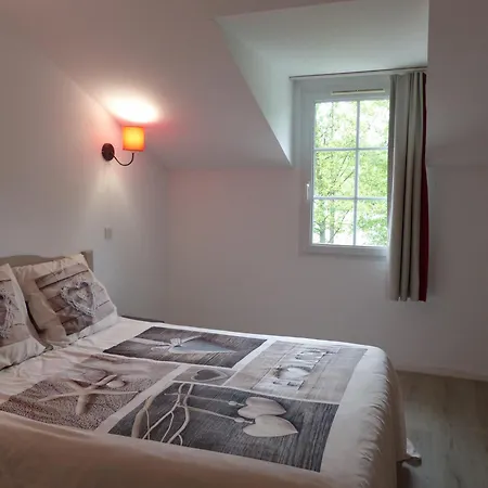 Maisonnette Au Bord Du Lac
