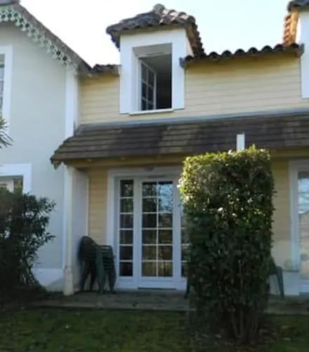 Maisonnette Au Bord Du Lac מרסיאק